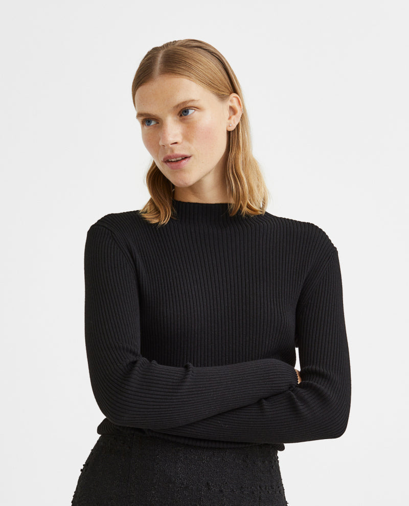 Black mini skirt