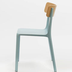 Modern ruelle chair