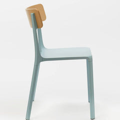 Modern ruelle chair