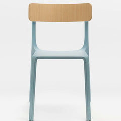 Modern ruelle chair