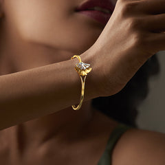 Sansa oval bangle