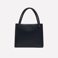 Shoulder bag with chain