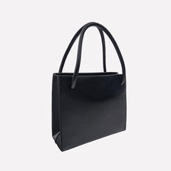 Shoulder bag with chain
