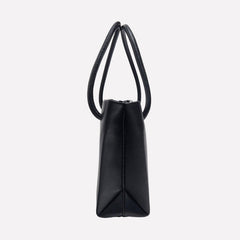 Shoulder bag with chain