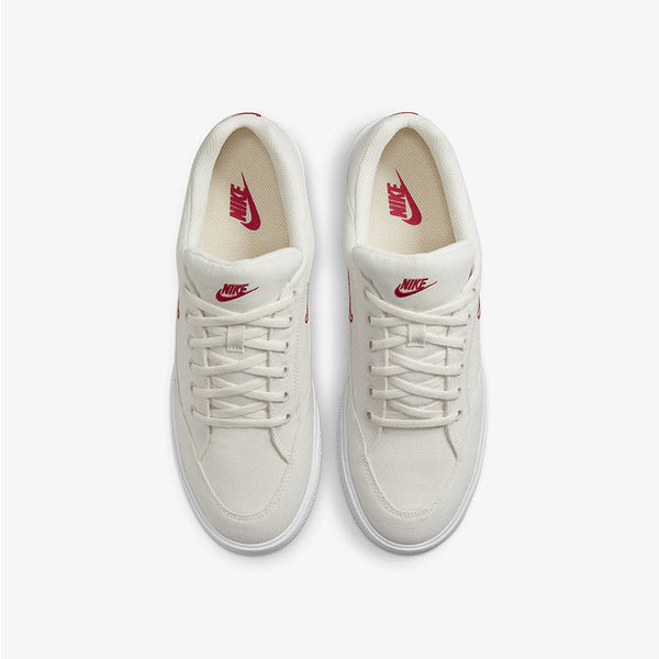 Nike retro style